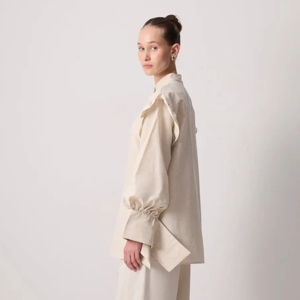 NWT TOUCHE PRIVE Brand Cream Statement Sleeve Shirt